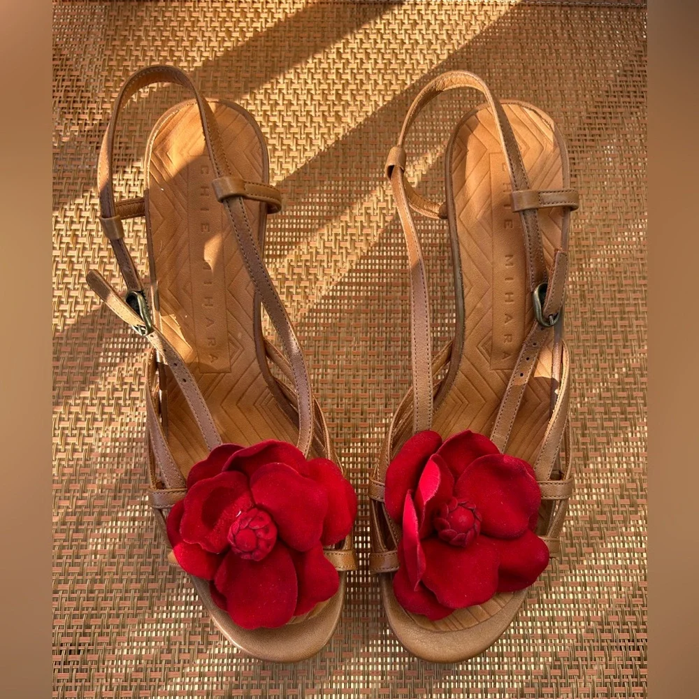 Chie Mihara  Spanish red flowers leather sandals NWT 8,5 (39) - Picture 5 of 15